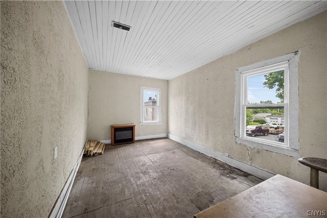 31 Derby Avenue, Auburn, NY 13021
