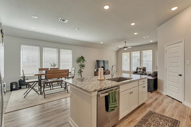 160 Dove Springs Court, Conroe, TX 77304