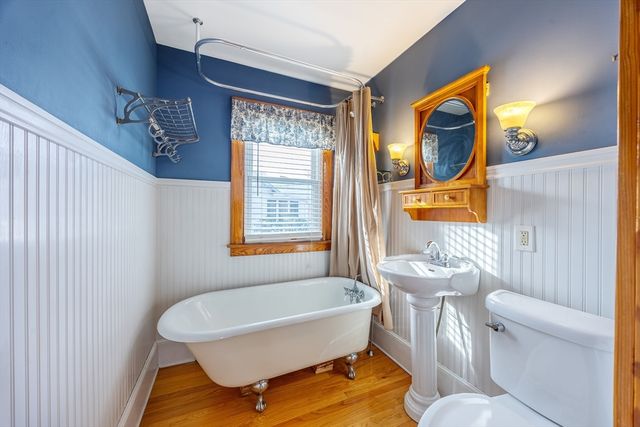 27 Lathrop, South Hadley, MA 01075