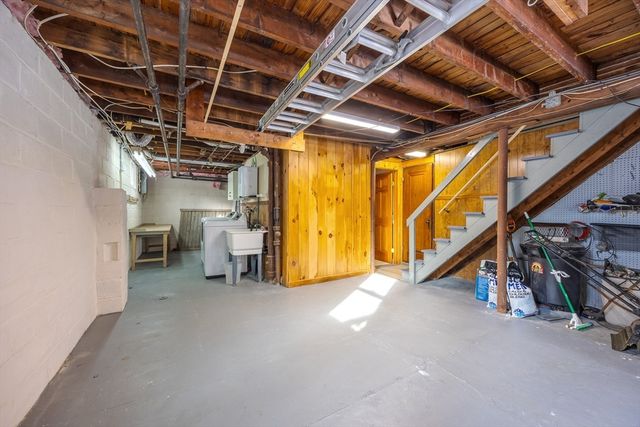 27 Lathrop, South Hadley, MA 01075