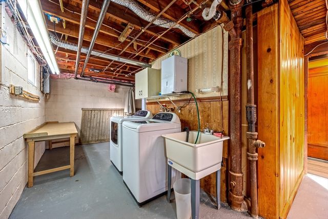 27 Lathrop, South Hadley, MA 01075