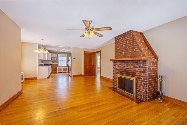 27 Lathrop, South Hadley, MA 01075