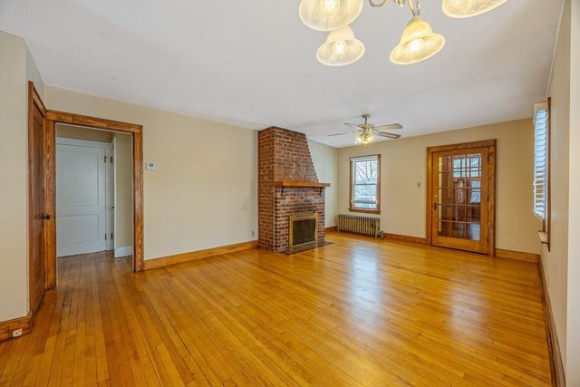 27 Lathrop, South Hadley, MA 01075