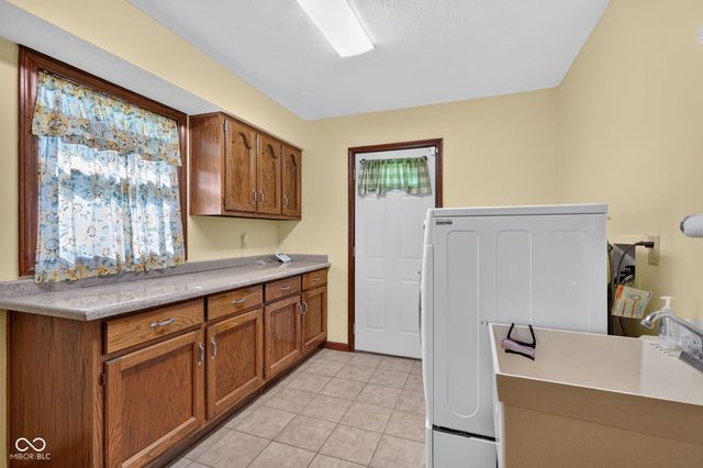 11102 Outrigger Court, Indianapolis, IN 46236