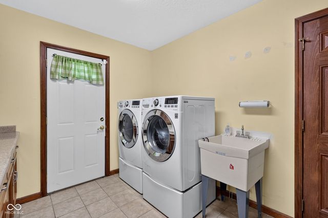 11102 Outrigger Court, Indianapolis, IN 46236