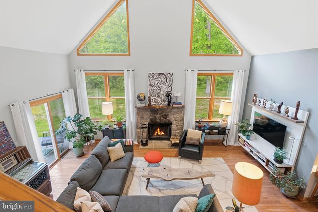449 HOUSEMAN RD, Perkiomenville, PA 18074