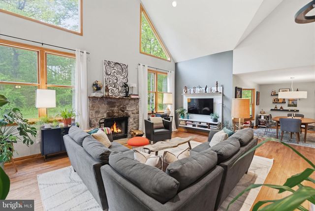 449 HOUSEMAN RD, Perkiomenville, PA 18074