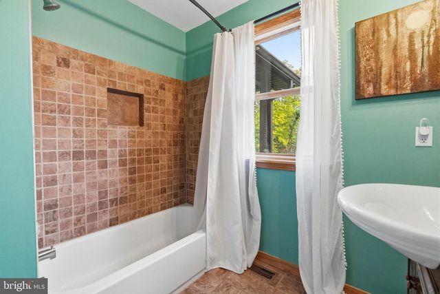 449 HOUSEMAN RD, Perkiomenville, PA 18074