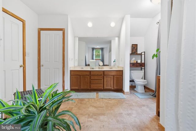 449 HOUSEMAN RD, Perkiomenville, PA 18074