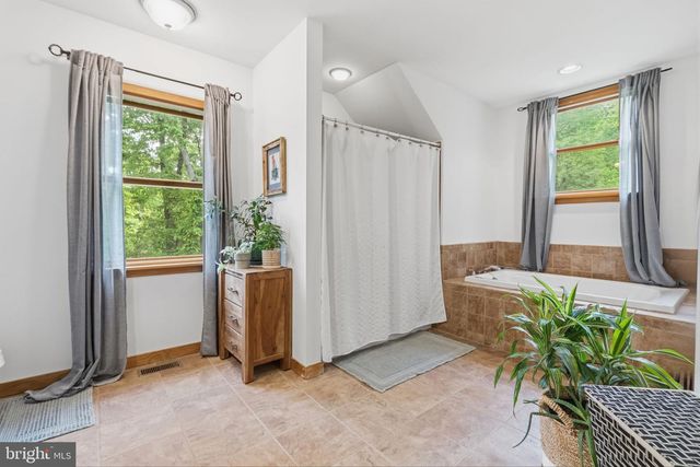 449 HOUSEMAN RD, Perkiomenville, PA 18074