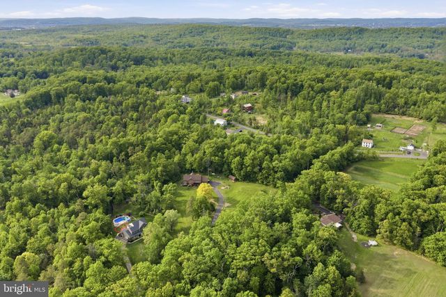 449 HOUSEMAN RD, Perkiomenville, PA 18074