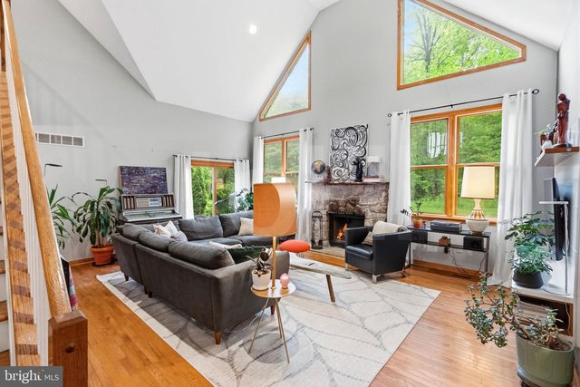 449 HOUSEMAN RD, Perkiomenville, PA 18074