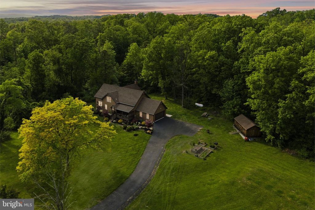 449 HOUSEMAN RD, Perkiomenville, PA 18074
