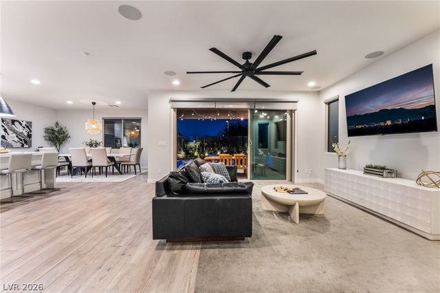 12424 Point Sierra Street, Las Vegas, NV 89138