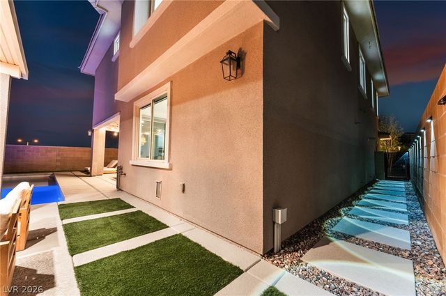 12424 Point Sierra Street, Las Vegas, NV 89138