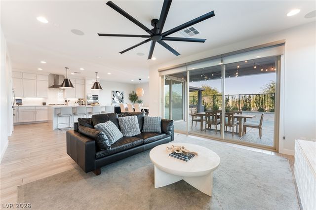 12424 Point Sierra Street, Las Vegas, NV 89138