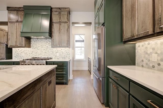 8001 Amber Ridge Drive, Edmond, OK 73034