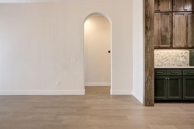 8001 Amber Ridge Drive, Edmond, OK 73034