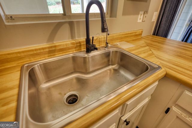 11 Doranne Court SE, Smyrna, GA 30080