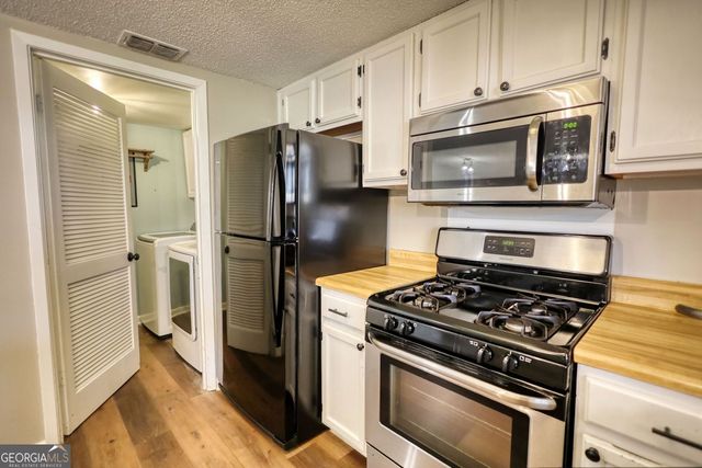 11 Doranne Court SE, Smyrna, GA 30080