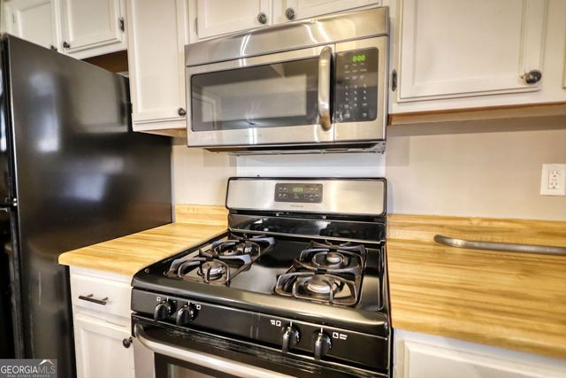 11 Doranne Court SE, Smyrna, GA 30080