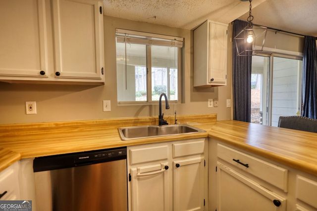 11 Doranne Court SE, Smyrna, GA 30080