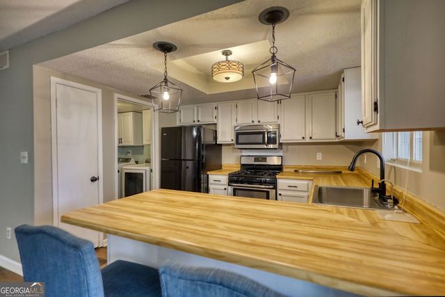 11 Doranne Court SE, Smyrna, GA 30080