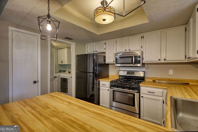 11 Doranne Court SE, Smyrna, GA 30080