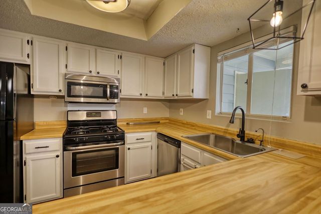 11 Doranne Court SE, Smyrna, GA 30080