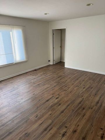 1485 Quaker Lane 116D, Prospect Heights, IL 60070