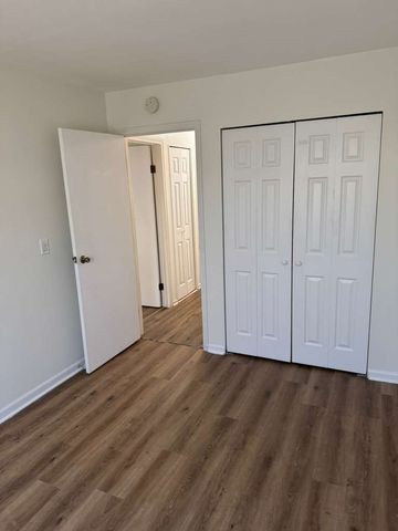 1485 Quaker Lane 116D, Prospect Heights, IL 60070