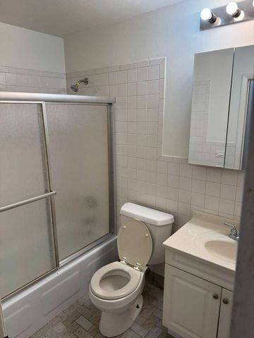 1485 Quaker Lane 116D, Prospect Heights, IL 60070