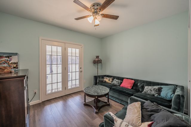 3707 Knob Hill Road, Azle, TX 76020