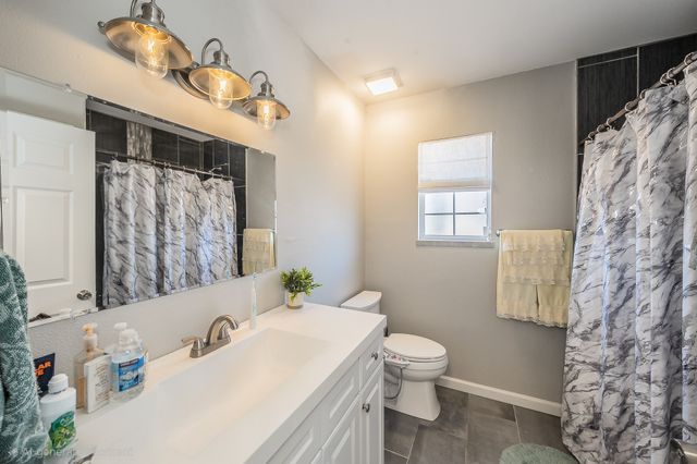 3707 Knob Hill Road, Azle, TX 76020