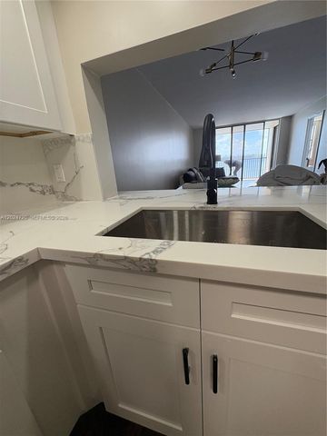 111 Lake Emerald Dr 302, Oakland Park, FL 33309