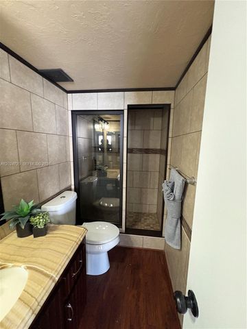 111 Lake Emerald Dr 302, Oakland Park, FL 33309