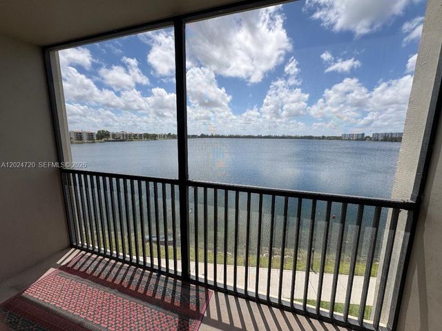 111 Lake Emerald Dr 302, Oakland Park, FL 33309