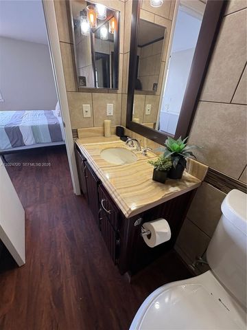 111 Lake Emerald Dr 302, Oakland Park, FL 33309