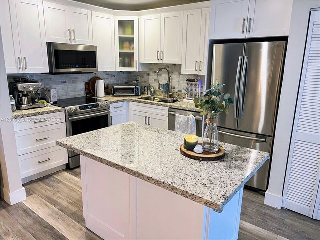 12906 SW 52nd St, Miami, FL 33175