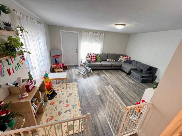 12906 SW 52nd St, Miami, FL 33175