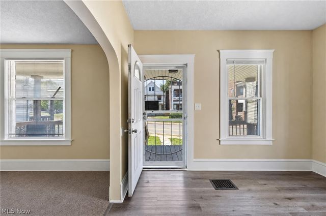 3413 Fulton Road, Cleveland, OH 44109