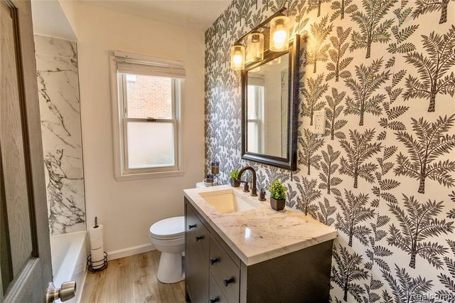 11382 Rossiter St Street, Detroit, MI 48224