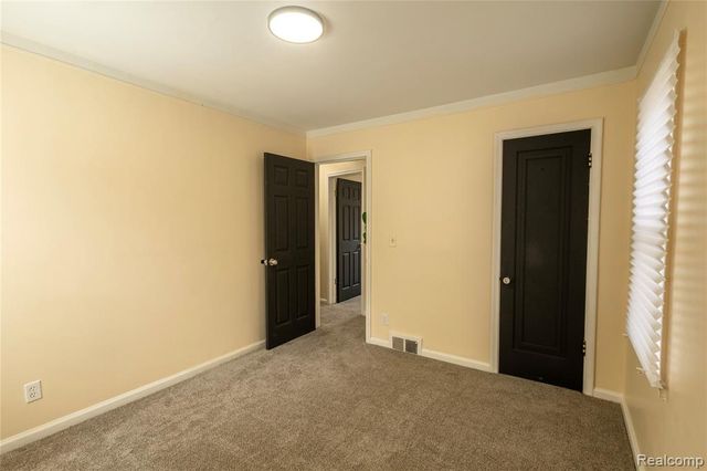 11382 Rossiter St Street, Detroit, MI 48224