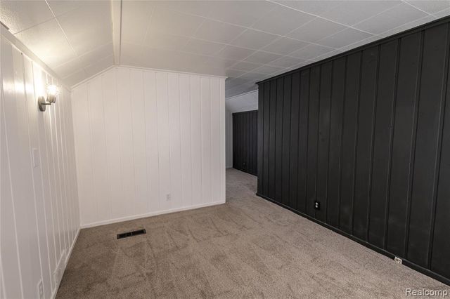 11382 Rossiter St Street, Detroit, MI 48224