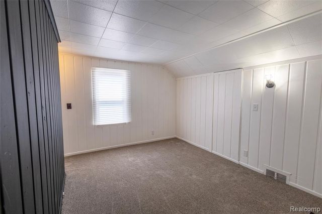 11382 Rossiter St Street, Detroit, MI 48224