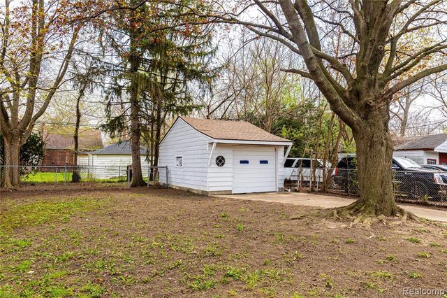 11382 Rossiter St Street, Detroit, MI 48224