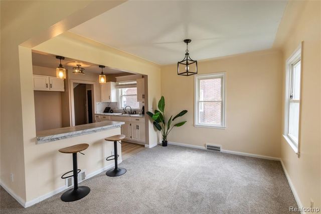 11382 Rossiter St Street, Detroit, MI 48224