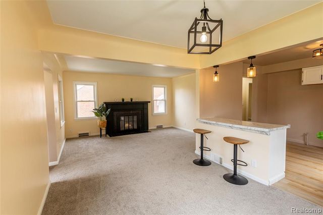 11382 Rossiter St Street, Detroit, MI 48224