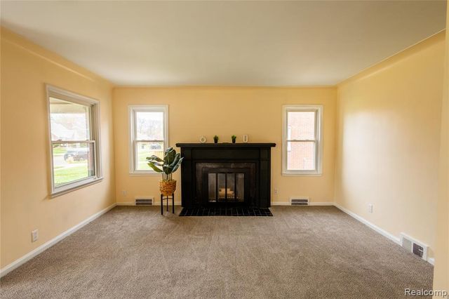 11382 Rossiter St Street, Detroit, MI 48224