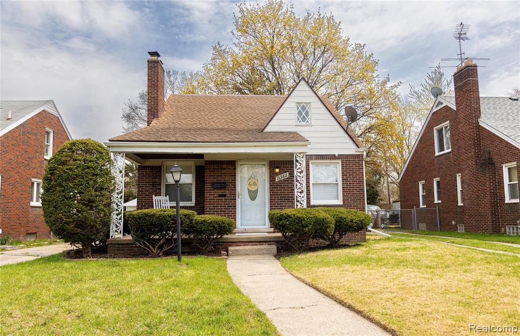 11382 Rossiter St Street, Detroit, MI 48224
